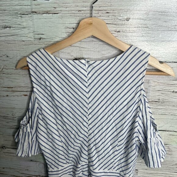 Bb Dakota  white blue striped cold shoulder dress size 4 - Picture 6 of 8